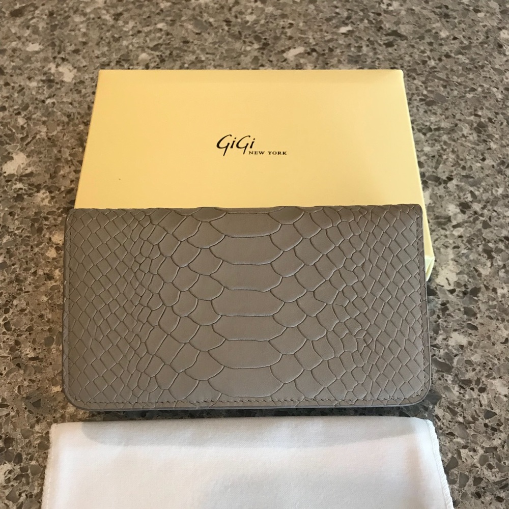 Gigi New York Wallet w/ phone pocket
